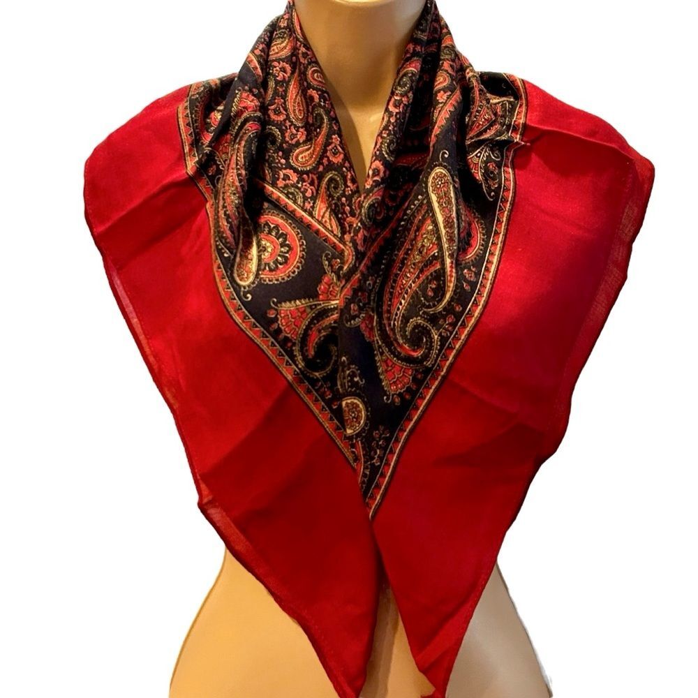 NWOT Beautiful Navy & Red Paisley Scarf